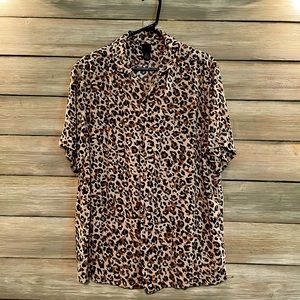 H&M leopard print short sleeve button up